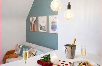 Appartement calme et raffiné en hypercentre dans une résidence historique parking - Foto 2