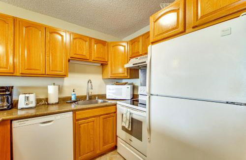 Walk to Nawiliwili Harbor Condo with Saltwater Pool - Foto 8