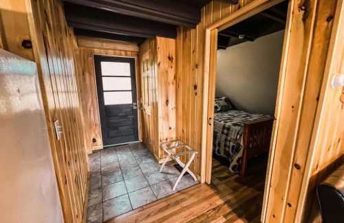 Whispering Waters, Hocking Hills, Hot Tub, Pond - Photo 2