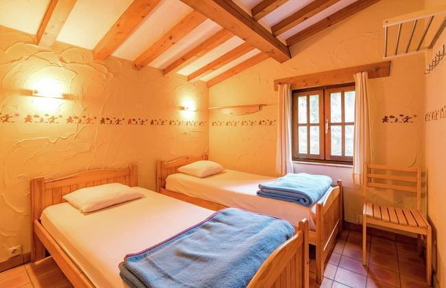 Cosy and Snug Holiday Home With Joint Swimming Pool - Foto 17