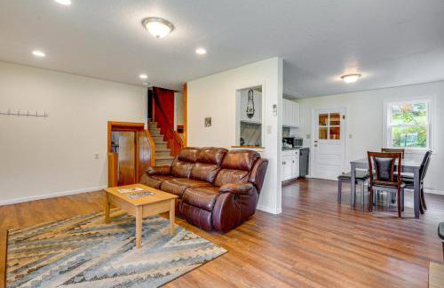 Webster Lake Home with Patio about 3 Mi to Town! - Foto 6