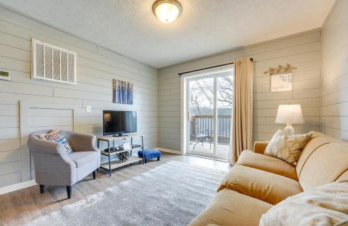 Walk to Lake and Trails Cape Fair Retreat with Grill! - Foto 5