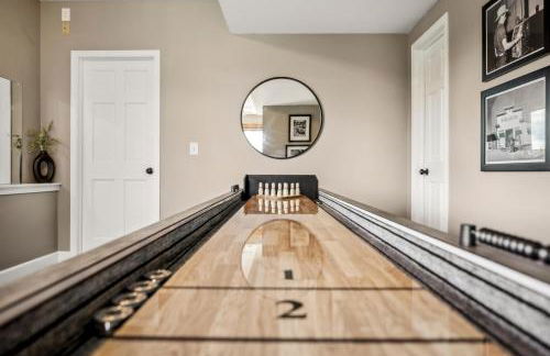 Hot Tub - Scenic Views - Spacious Deck - Game Room - Foto 48