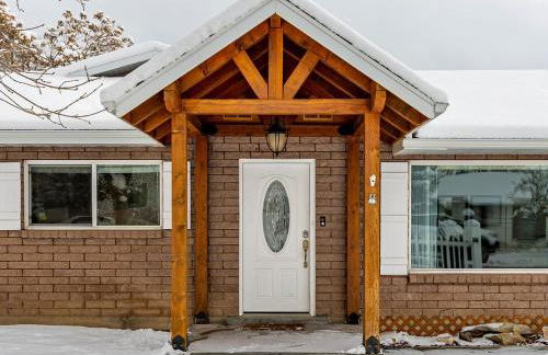 Modern home near UVU and BYU with hot tub and mountain views - Foto 47