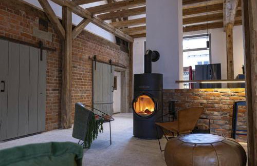 Landurlaub mit neugierigen Blicken in den Pferdestall, eingezäuntem Garten, Kamin und Sauna - Foto 1