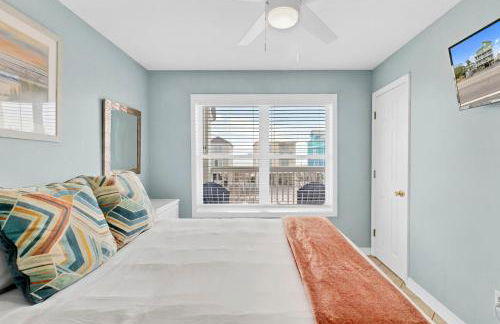 3BR Condo Gulf Views with Pool, Boat Launch and Dock - Photo 12