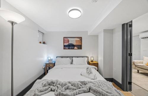 luxury 2 bed 2 bath apt with free parking - Foto 10