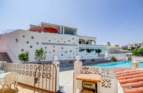 Charming Townhouse in El Faro, Spain, Studding Sea View & Community Pool - Foto 15