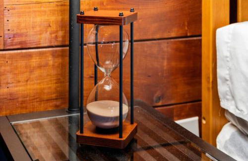 Hot Tub & WiFi - Romantic Hideaway - Foto 28