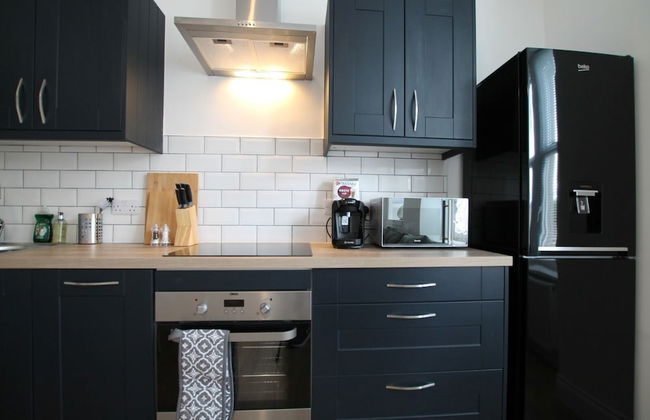 Dundee - 1 Bed - Sleeps 4 - Pet Friendly - Photo 6