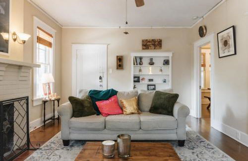 Holiday Group Winter Retreat at 4BR Victorian Home in UT Campus& Downtown - Foto 15