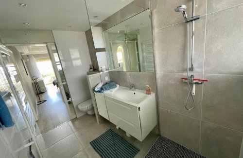 Bel appartement Vue sur la Marina Classé 3 étoiles - Photo 15