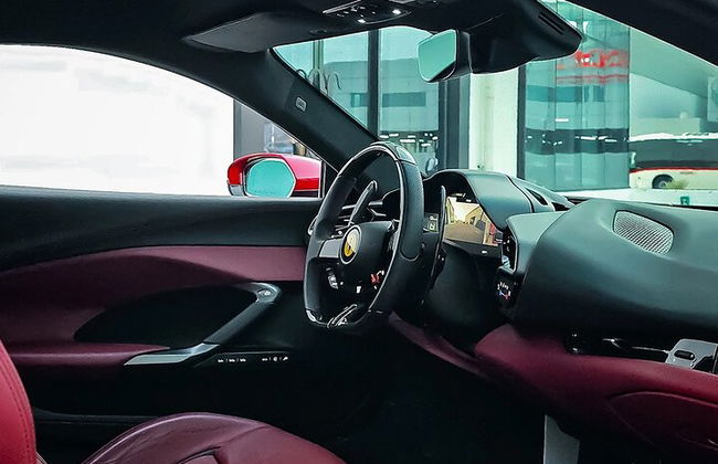 Noleggio Supercar a Dubai Ferrari 296 GTB - Foto 4