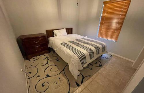 4-bedroom home with gorgeous view - Photo 10