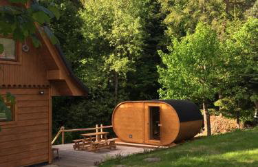 Chatka z sauną nad rzeką - Foto 12