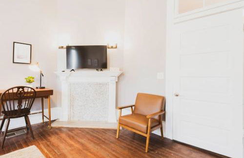 Entire Duplex 2 APTS & 6 BDRS near Forsyth Park! - Foto 11