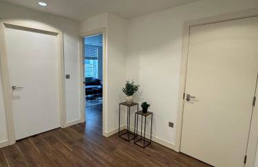 MediaCityUK - 2 Bedroom Modern Apartment - Foto 10