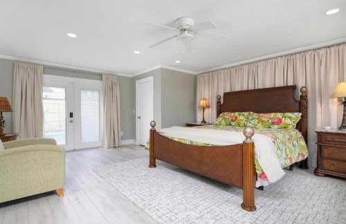 Coastal Vibes! Tropical heated pool home short drive to the beach - Foto 16