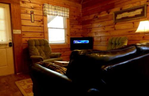 Spacious Cabin Rental with a Hot Tub near the Gauley River in West Virginia - Foto 8