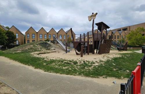 Stylish 1BD Flat with Parking Hackbridge - Foto 32