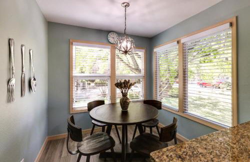 6 Mi to Downtown Flagstaff Townhome with Deck - Foto 13