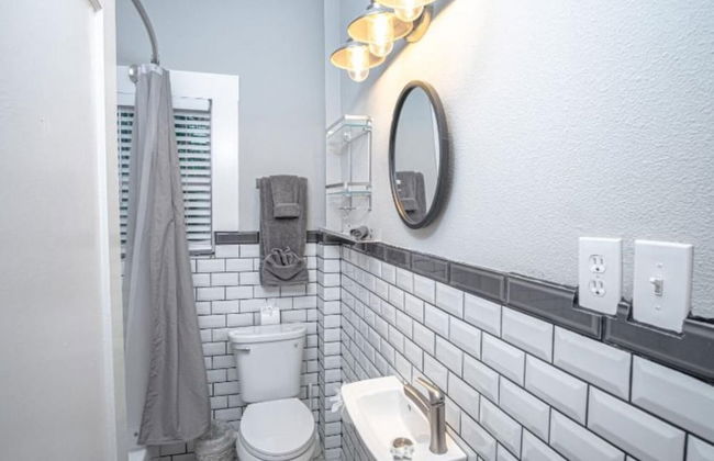 Remodeled Modern 1BR 1BA Apt Near Downtown 5min Pearl - Foto 5