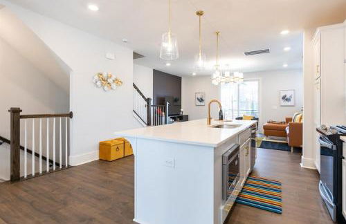 Birdsong Bungalow - Hot Tub, Game Room, Fire Pit - Foto 32