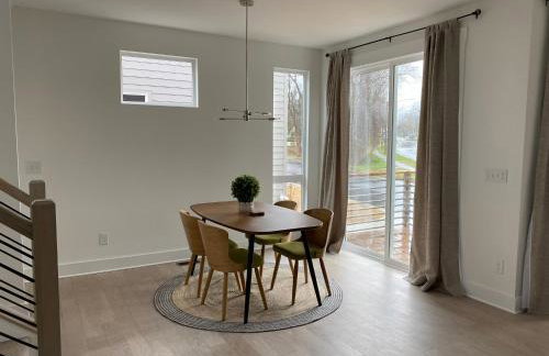 Entire Home Close to BOA Stadium & City - Foto 20