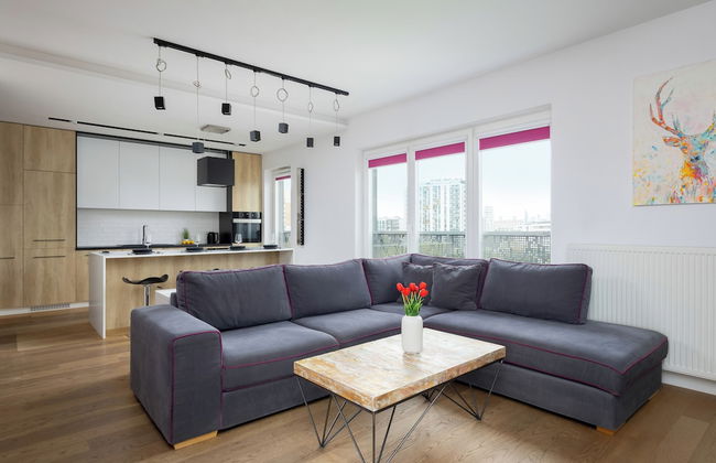 Apartment With Terrace by Renters - Photo 1