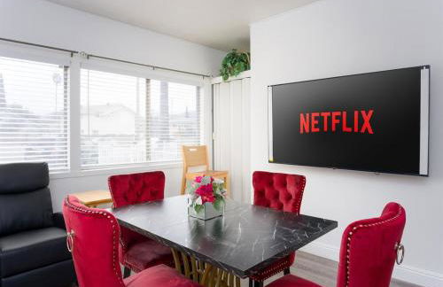 Big gated yard, Work play room, King bed - Foto 11