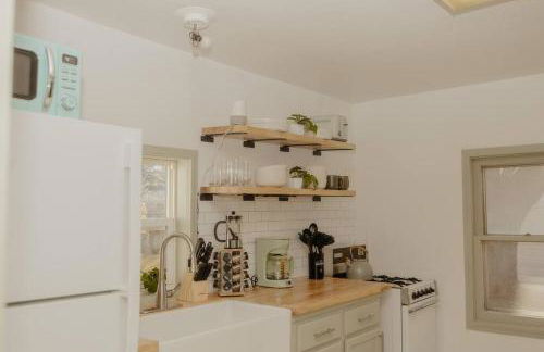 Walk to Cafe & Mall, One Mile to Dordt, Dog Theme - Foto 10