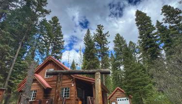 The Cozy Acorn Cascade Lake Retreat - Photo 3