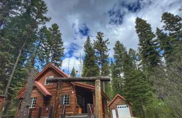 The Cozy Acorn Cascade Lake Retreat - Photo 3