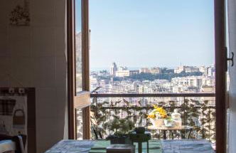 Overlooking Genoa - Foto 28