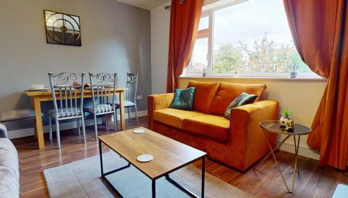 Cosy 2 bed Apartment 1st Floor Business & Leisure Parking and Wifi by Jesswood Properties - Foto 2