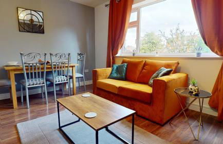 Cosy 2 bed Apartment 1st Floor Business & Leisure Parking and Wifi by Jesswood Properties - Foto 2