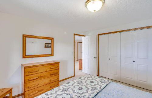 Pelican Rapids Lake House with Water Views and Dock! - Foto 30