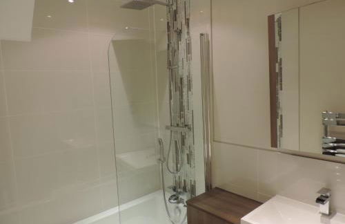 4 Bed Farnborough Air Accommodation - Foto 20