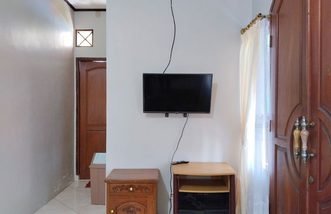 Villa Yustisia Curug 7 Cilember - Foto 27