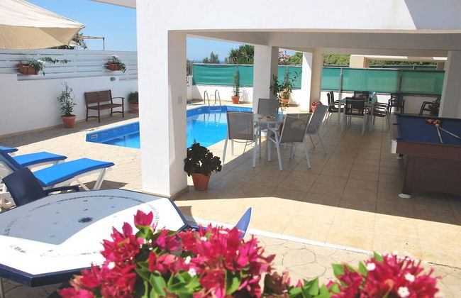 Villa Only 50m To The Sea, Sleeps 12, Polis - Foto 22