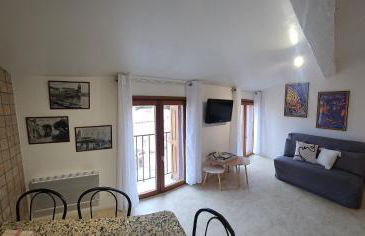 Grand studio mezzanine à 3min à pied de la plage - Foto 9