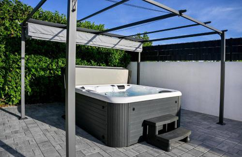 Holiday home Aprilis with pool, jacuzzi and sauna - Foto 8