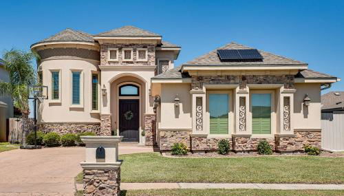 1 Mi to Vackar Stadium Roomy Retreat with Pool - Foto 3