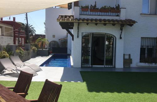 Villa Masnou Homelydays - Photo 3