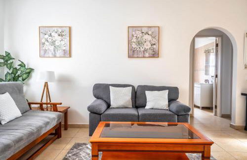 Oasis park 2 bedroom top floor Apartment AT72 - Foto 19