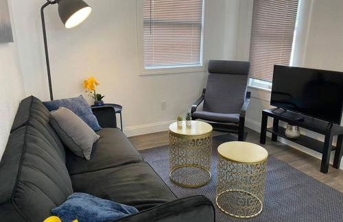 Contemporary 1-Bedroom Private Bungalow Walk to Armature & Riverwalk - Foto 6