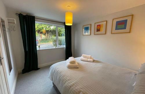 Modern Coastal Retreat, 5-Bedroom, 4-Bathroom Home, with Parking in Portsoy - Foto 27