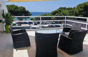 Beachfront Villa - Photo 24