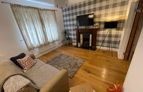 Cheerful 2 Bedroom Townhouse with Cinema Loft - Foto 40