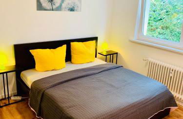 Direkte Uninähe: Ferienwohnung mit großem Doppelbett, Küchenzeile und neu renoviertem Badezimmer - Photo 11